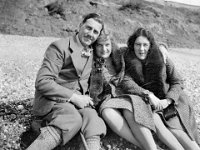 059 Malcolm Denny, Gwen and Joyce 1930