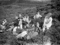 073 Picnic party at Alum Bay 1930
